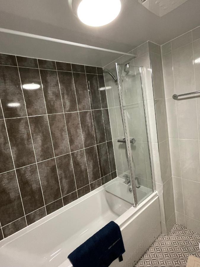 3 Bed House With Parking Near Airport Vila Edimburgo Exterior foto