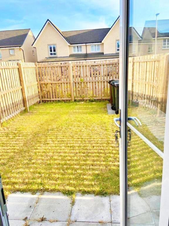 3 Bed House With Parking Near Airport Vila Edimburgo Exterior foto