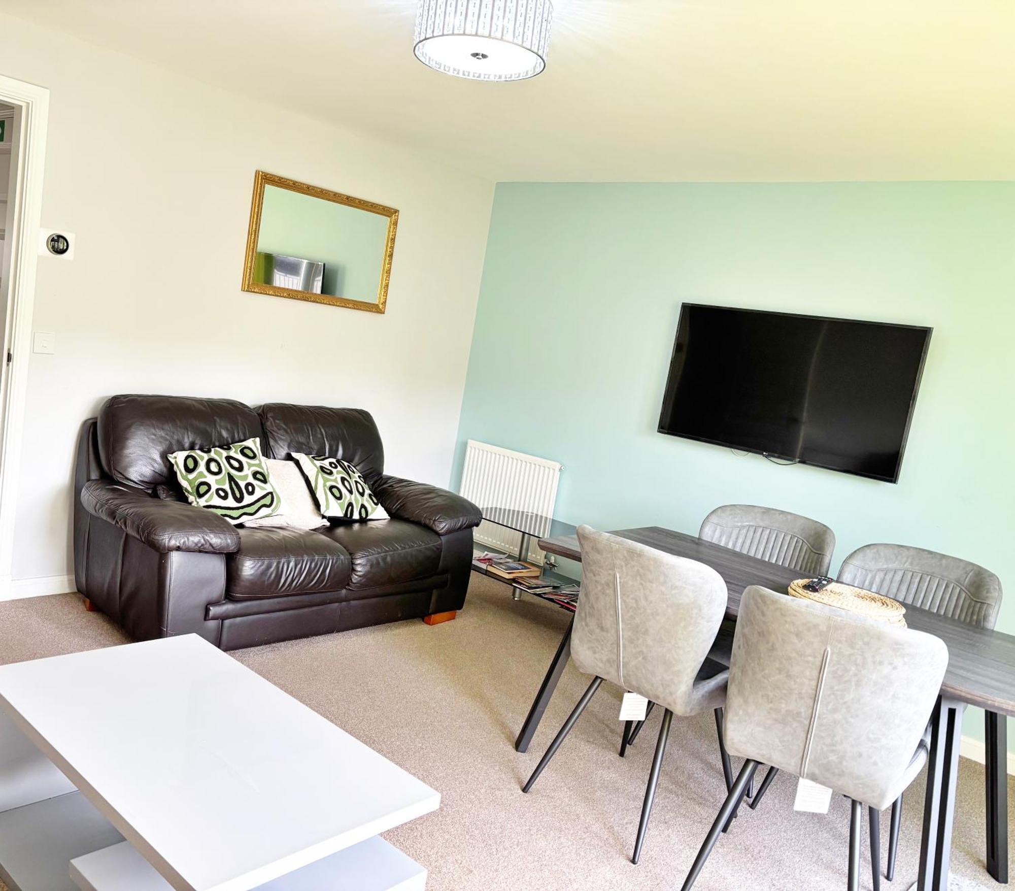 3 Bed House With Parking Near Airport Vila Edimburgo Exterior foto